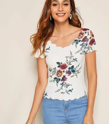 SHEIN Floral Print Scalloped Short Sleeve Top