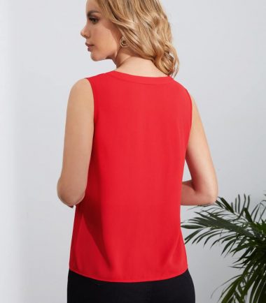 SHEIN Notch Neck Contrast Piping Top